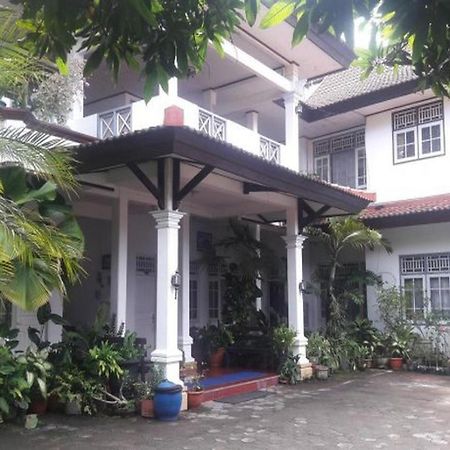 Hotel Airlangga Mataram Ngoại thất bức ảnh